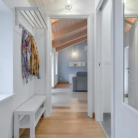 Casa Nel Vicolo - Storie E Dimore