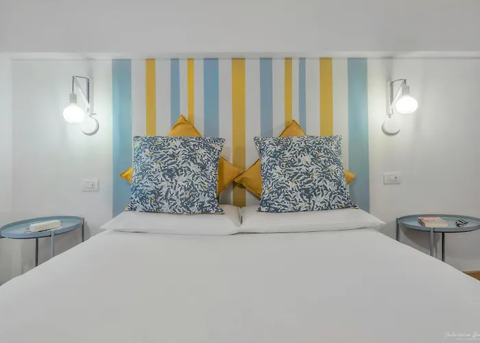 Casa Nel Vicolo - Storie E Dimore